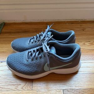 Nike sneakers - Size 7